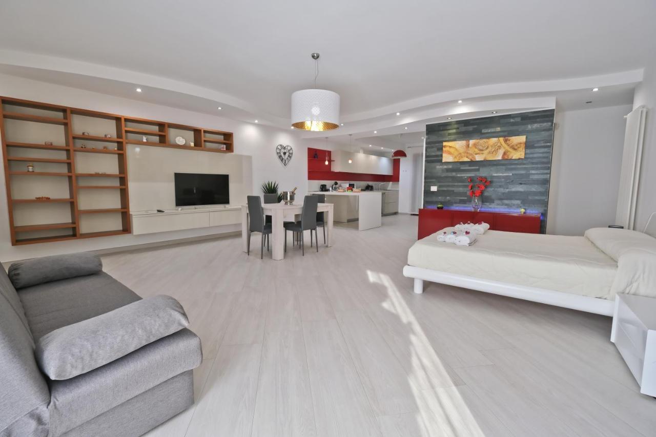 Апартаменты Modern House - 5 Stelle - Posto Auto Privato Бриндизи Экстерьер фото